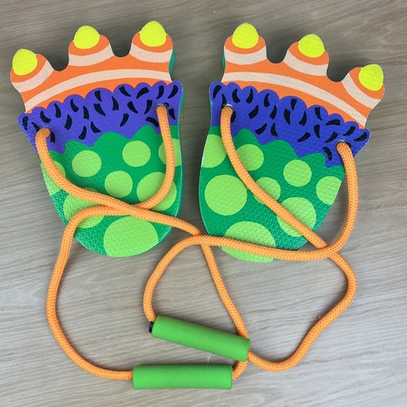 Monster Feet & Scaredy Monster Book - Picture 2 of 8